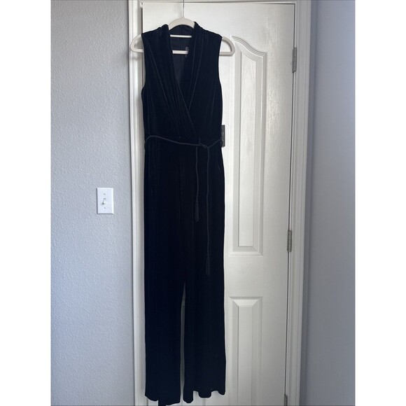NWT Vince Camino Black Velvet Jumpsuit Surplice Neck Rope Belt Cocktail Size 6 - Picture 4 of 8